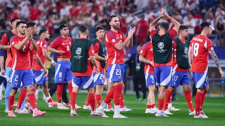 La Selección Chilena alista su formación para enfrentar a Argentina
