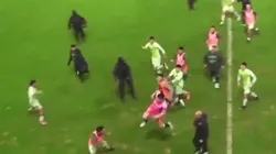 Aldosivi vs Rafaela terminó en batalla campal en el ascenso argentino