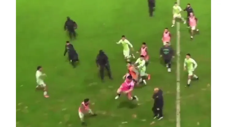 Aldosivi vs Rafaela terminó en batalla campal en el ascenso argentino