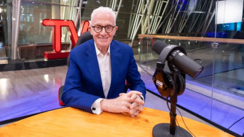 Leonardo Véliz critica a Pedro Carcuro por pedir a Arturo Vidal a la Selección.