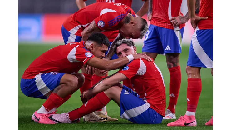 Diego Valdés salió entre lágrimas tras sufrir una lesión en La Roja.