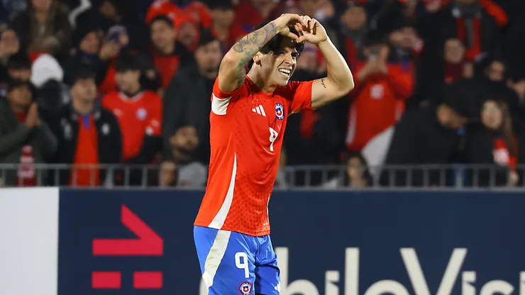 Víctor Dávila celebra su gol ante Paraguay en el último amistoso internacional.