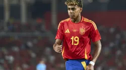 Lamine Yamal reacciona a la llegada de Alexis Sánchez a Sevilla.