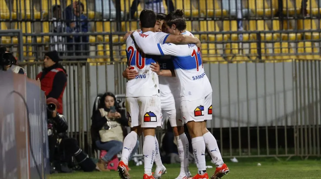 Universidad Católica eliminó a Glorias Navales de Copa Chile.