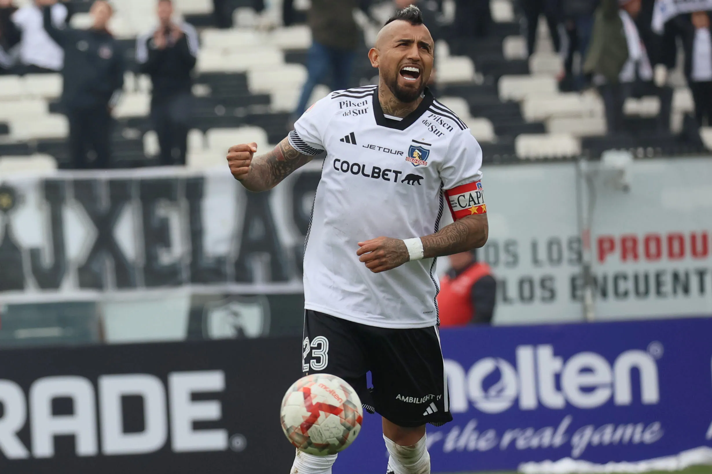 Arturo Vidal tuvo un destacado partido en la victoria alba (Foto: Photosport)