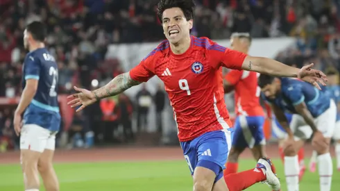 Víctor Dávila se refiere al compromiso de la Roja ante Perú. (Foto: Photosport)