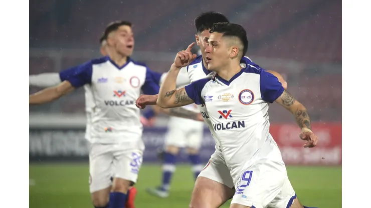 Matías Bravo, el hincha azul que sueña con jugar en primera Jonnathan Oyarzun/Photosport