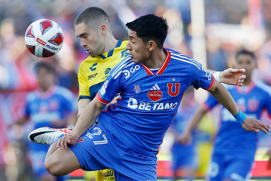 Fuentealba suena con fuerza para dejar la U. | Foto: Photosport