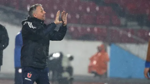 Gustavo Álvarez destapó que un canterano albo es hincha de Universidad de Chile.