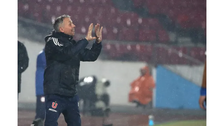 Gustavo Álvarez destapó que un canterano albo es hincha de Universidad de Chile.