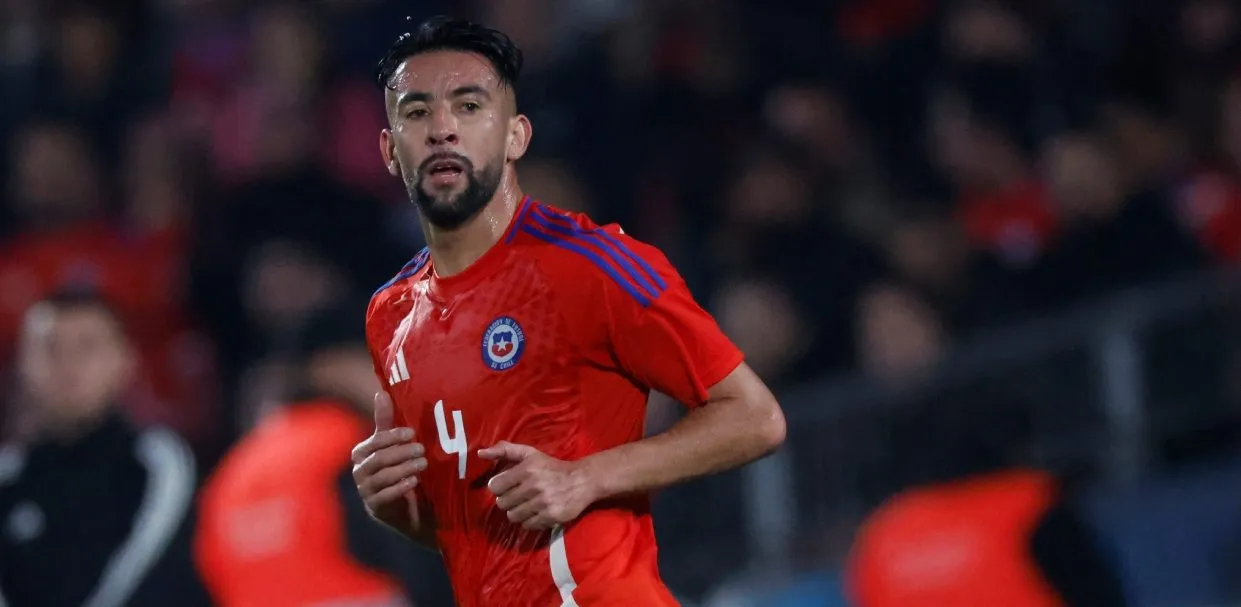 Isla fue uno de los jugadores más regulares de Chile ante Perú