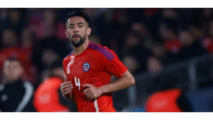 Isla fue uno de los jugadores más regulares de Chile ante Perú