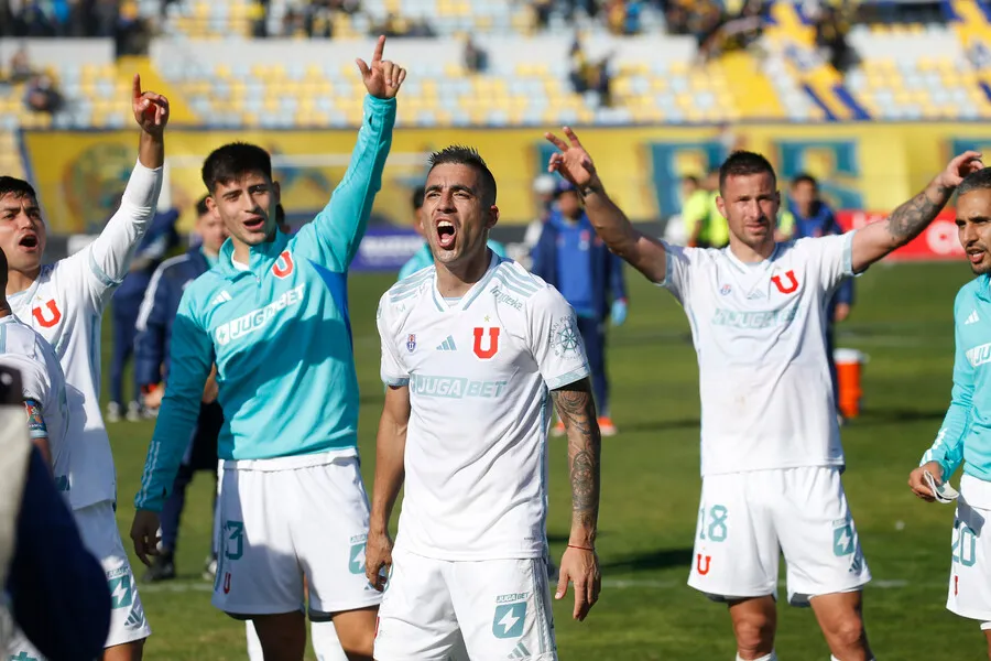 Pinilla espera que la U sume un refuerzo en la delantera | Foto: Photosport