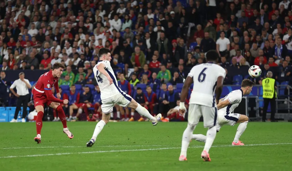 Dusan Vlahovic tuvo un complicado partido en Serbia ante Inglaterra  (Photo de Lars Baron/Getty Images)
