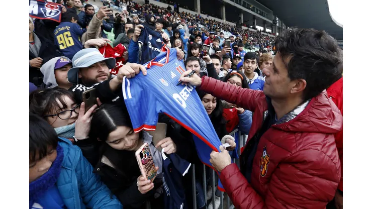 Diego Rivarola volvió al fútbol y fue acompañado por los hinchas de Universidad de Chile.