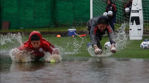 En La Roja disfrutaron la jornada bajo la lluvia. (Foto: Instagram)