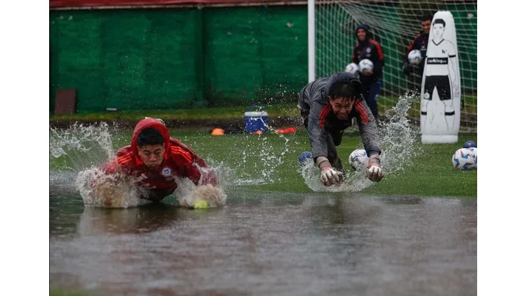 En La Roja disfrutaron la jornada bajo la lluvia. (Foto: Instagram)