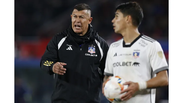Jorge Almirón acelera por los refuerzos en Colo Colo. (Foto: César Olmos/Photosport)