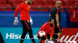 Johnny Herrera aplaude decisión de Claudio Bravo 21/06/2017 Andres Pina/Photosport