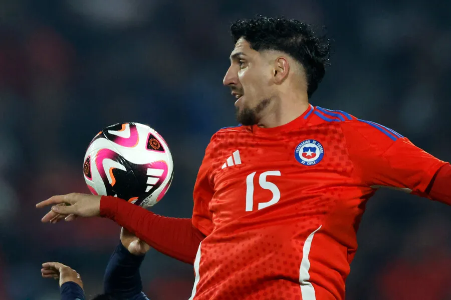 Diego Valdés fue un punto alto en La Roja. | Foto: Photosport