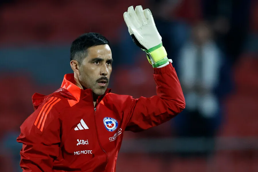 Claudio Bravo encendió alarmas en La Roja. | Foto: Photosport
