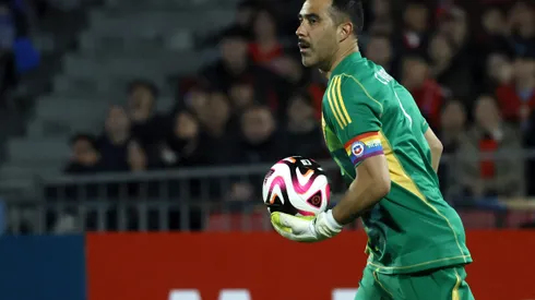 Claudio Bravo mantiene tranquilidad sobre su futuro. No descarta el retiro.