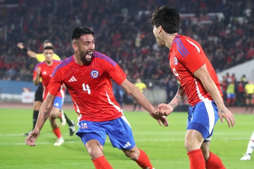 Mauricio Isla hizo una buena sociedad con Víctor Dávila