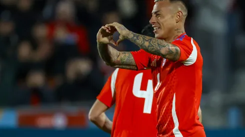 Eduardo Vargas marca el 3-0 para la Selección Chilena ante Paraguay. (Foto: Photosport)