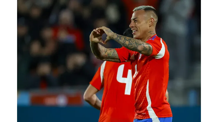 Eduardo Vargas marca el 3-0 para la Selección Chilena ante Paraguay. (Foto: Photosport)