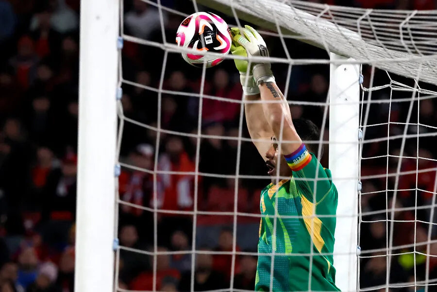 Bravo preocupa en la Selección Chilena | Foto: Photosport