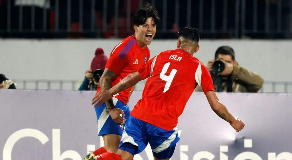 Víctor Dávila fue el autor de los dos goles de La Roja en el primer tiempo