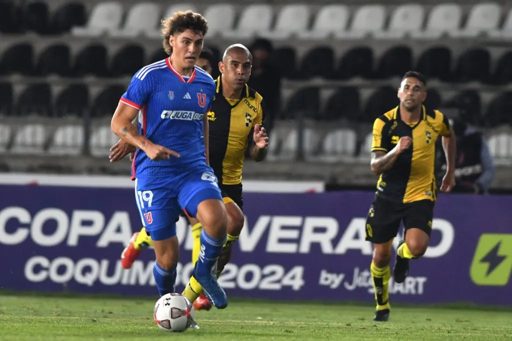 Muñoz vistiendo la camiseta de la U | FOTO: Alejandro Pizarro Ubilla/Photosport