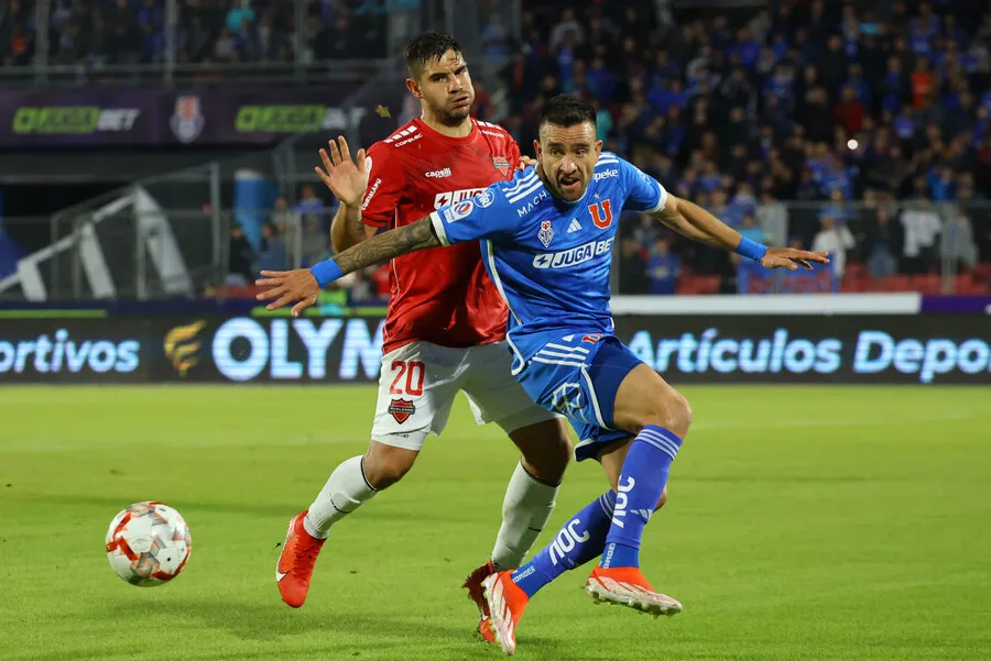 Matías Zaldivia fue elegido como el mejor por Gonzalo Jara. | Foto: Photosport