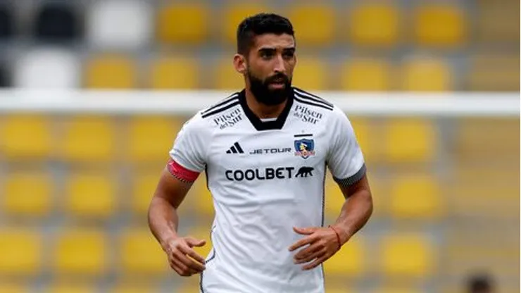 Emiliano Amor vive un complicado panorama en Colo Colo