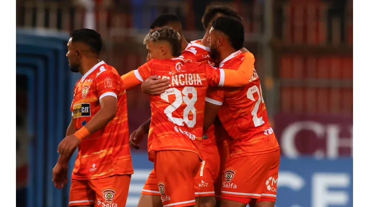 Cobreloa intenta reforzarse en tres zonas. (Foto: Photosport)