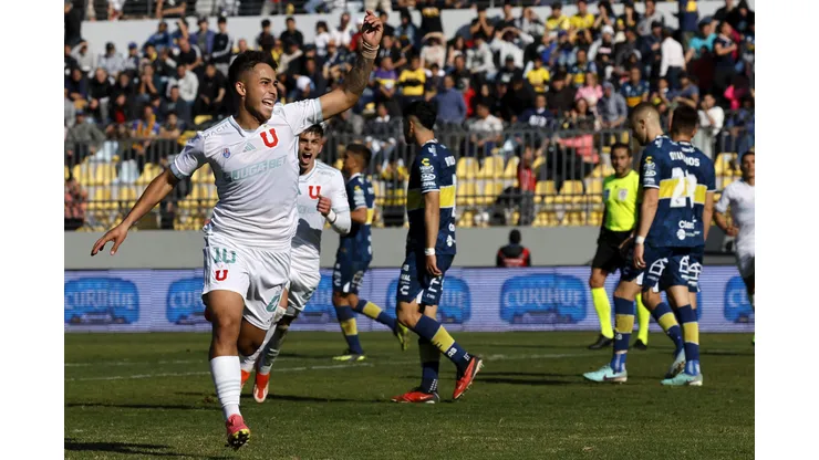Aseguran que Lucas Assadi debe ganarse la titularidad en la U y después se puede pensar en una venta. (Foto: Photosport)