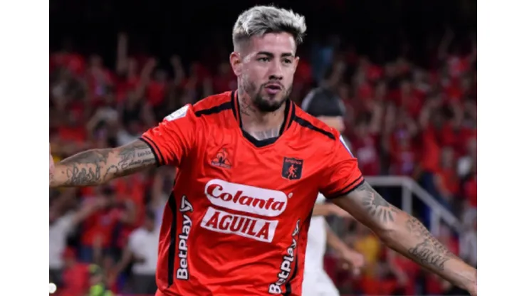 Rodrigo Holgado podría volver al fútbol chileno.