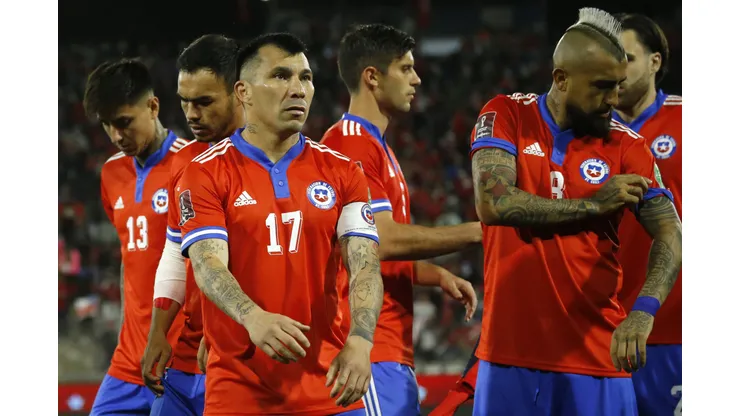 Histórico de la UC compara a Gary Medel con Arturo Vidal.