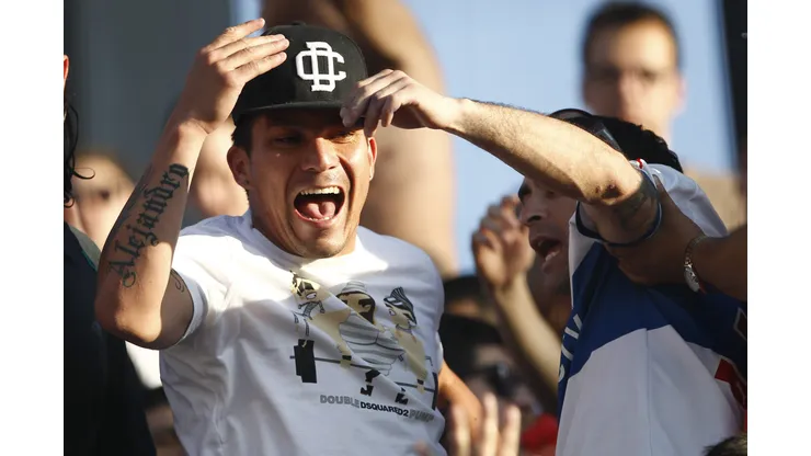 Campeón con la UC presiona a Gary Medel por posible fichaje en Colo Colo.