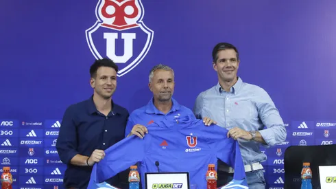 Manuel Mayo estaría en Argentina buscando refuerzos para Universidad de Chile.