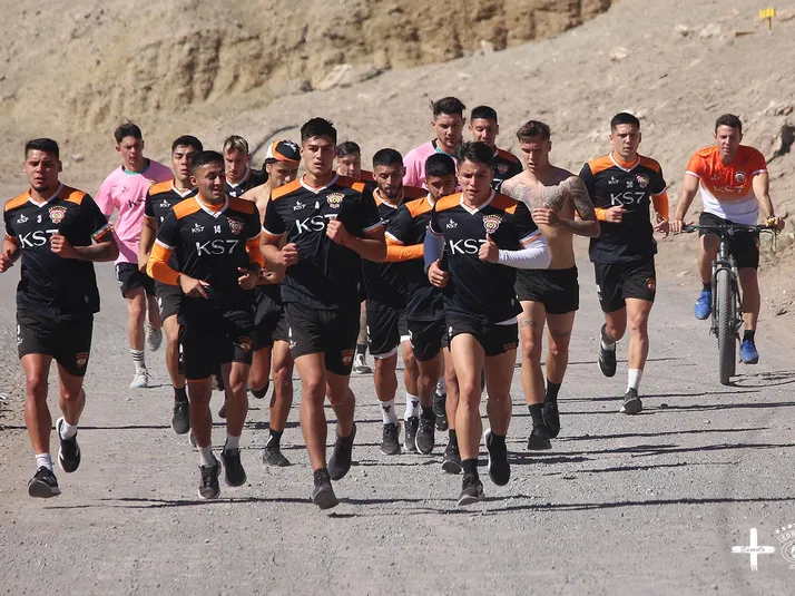 Buenos para la Pala: Cobreloa sale a trotar por las calles de Calama