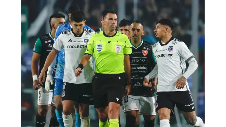 Colo Colo tiene dos suspendidos para la segunda rueda del Campeonato Nacional 2024. (Foto: Photosport)