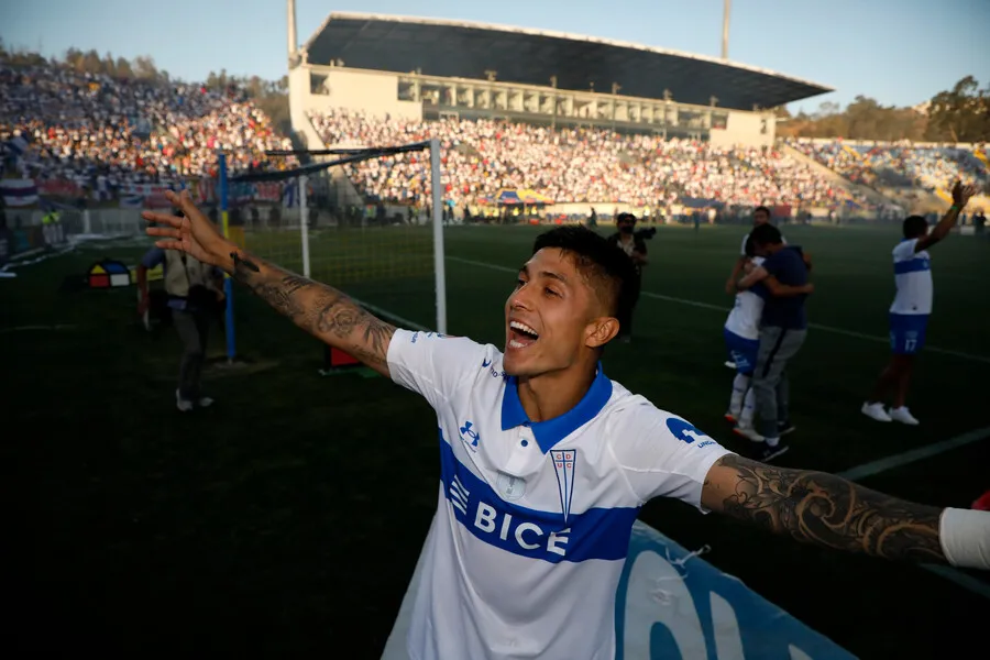 Valber Huerta dejó buenas impresiones en su paso por la UC. | Foto: Photosport