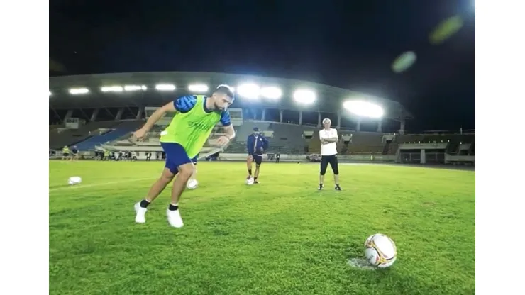 Emiliano Amor ya se encuentra junto a la Selección de Siria. (Foto: Captura)
