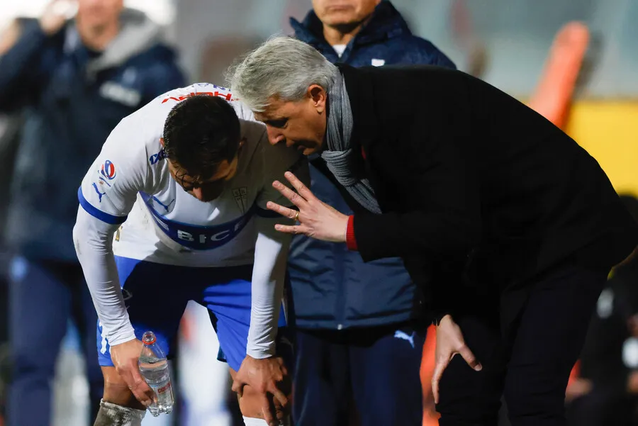 Nunes y los puestos que desea reforzar en la UC | Foto: Photosport