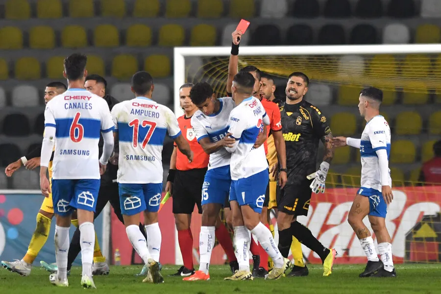 Pinares vio la roja ante Coquimbo | Foto: Photosport