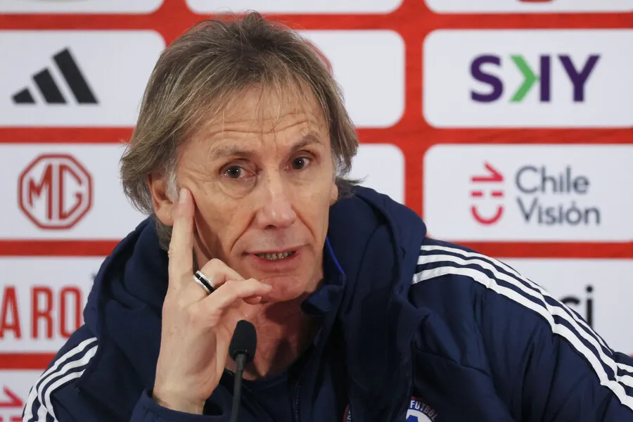 Pato Yáñez duro con Ricardo Gareca. | Foto: Photosport