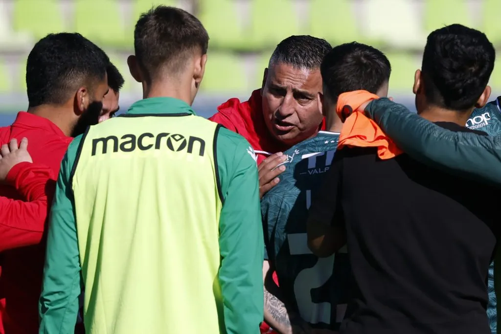 Jaime García busca su primer triunfo como entrenador de Santiago Wanderers. (Foto: Photosport)
