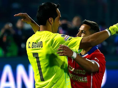 Claudio Bravo le presta el ropero completo a Alexis Sánchez