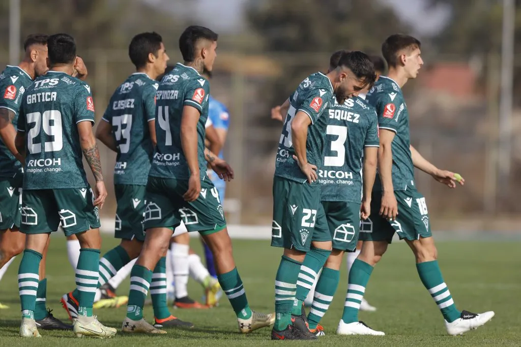 En Santiago Wanderers no gustó nada que el partido ante San Luis se juegue a las 3 de la tarde. (Foto: Photosport)